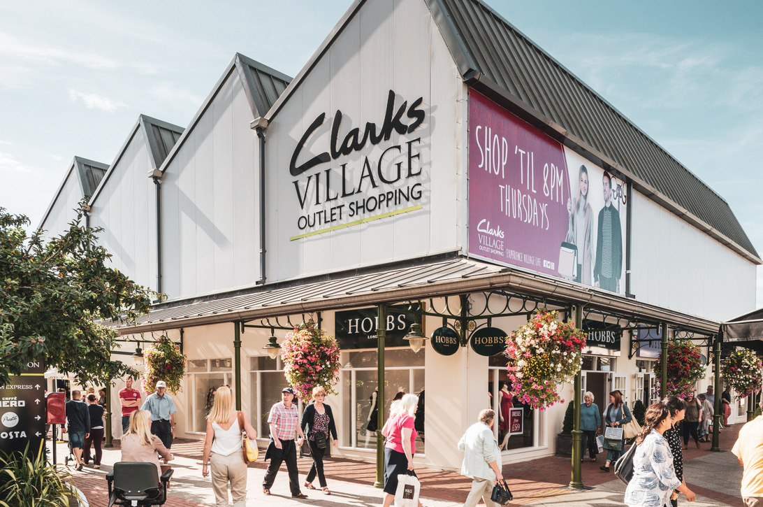 Clarks Village, Street